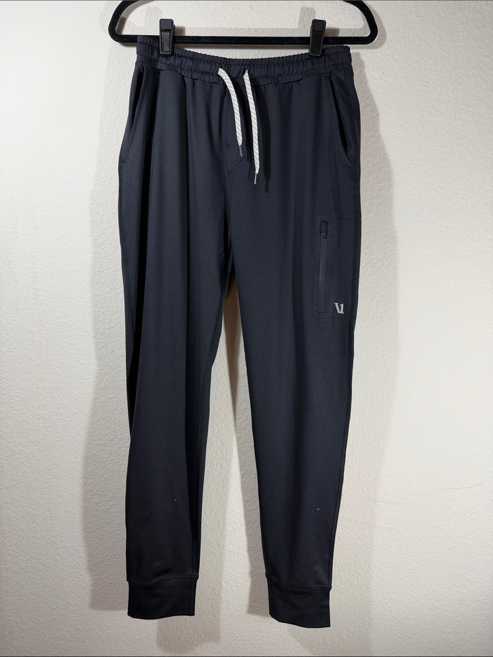 Vuori Sunday performance jogger NWOT never worn!